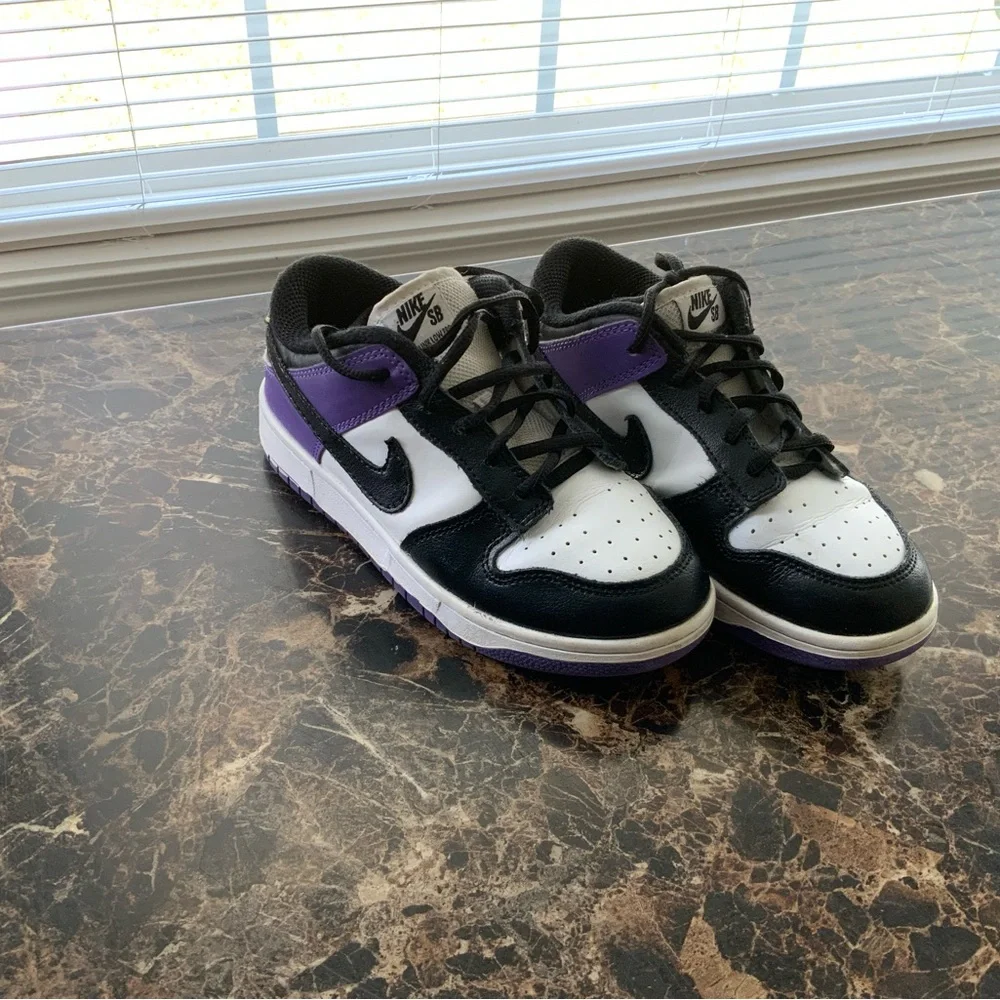 Nike Black and Purple Athletic Shoes - Picture 3 of 5